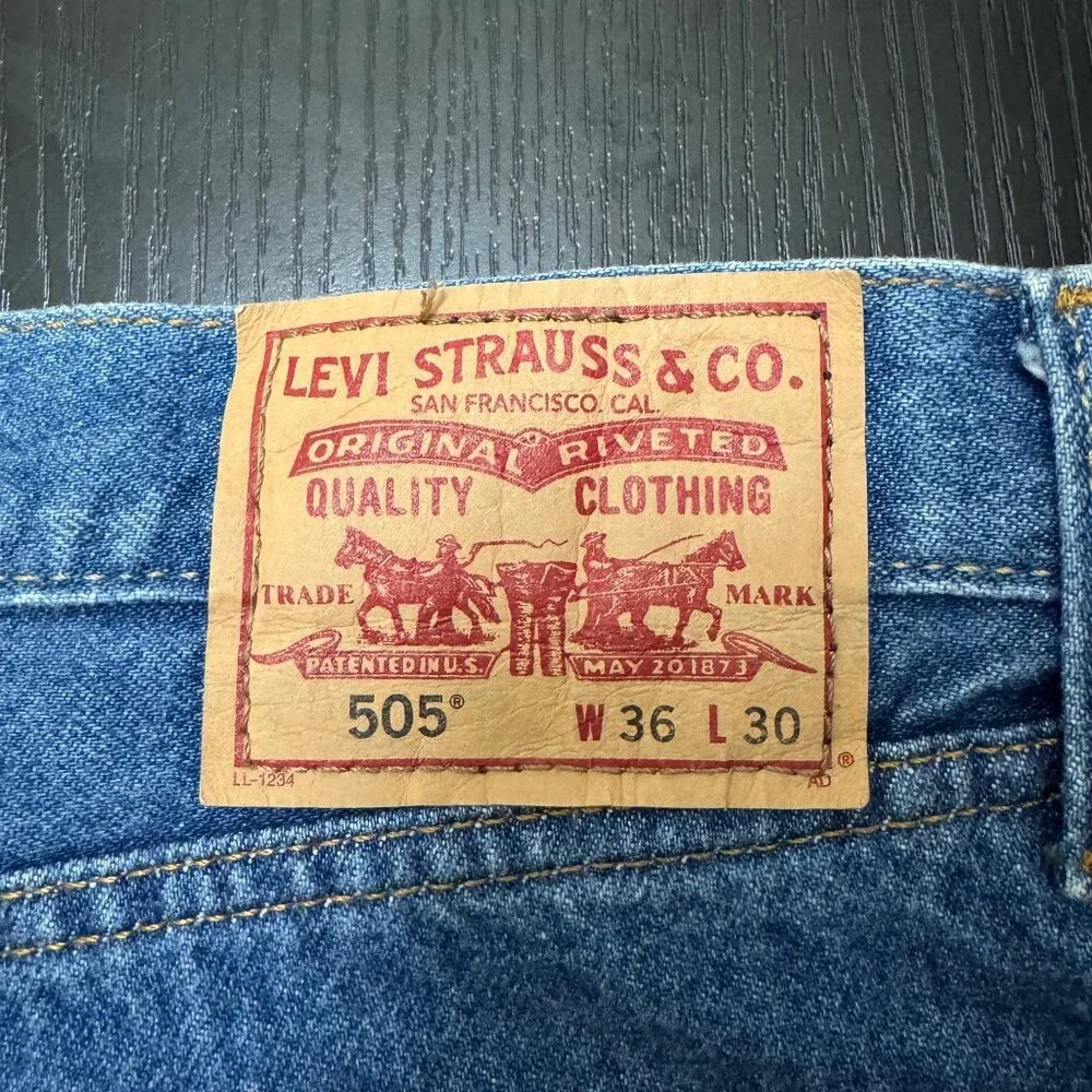 Vintage Levi's 505 Jeans Men's 36x30 Medium Wash Relaxed Fit Stretch Denim